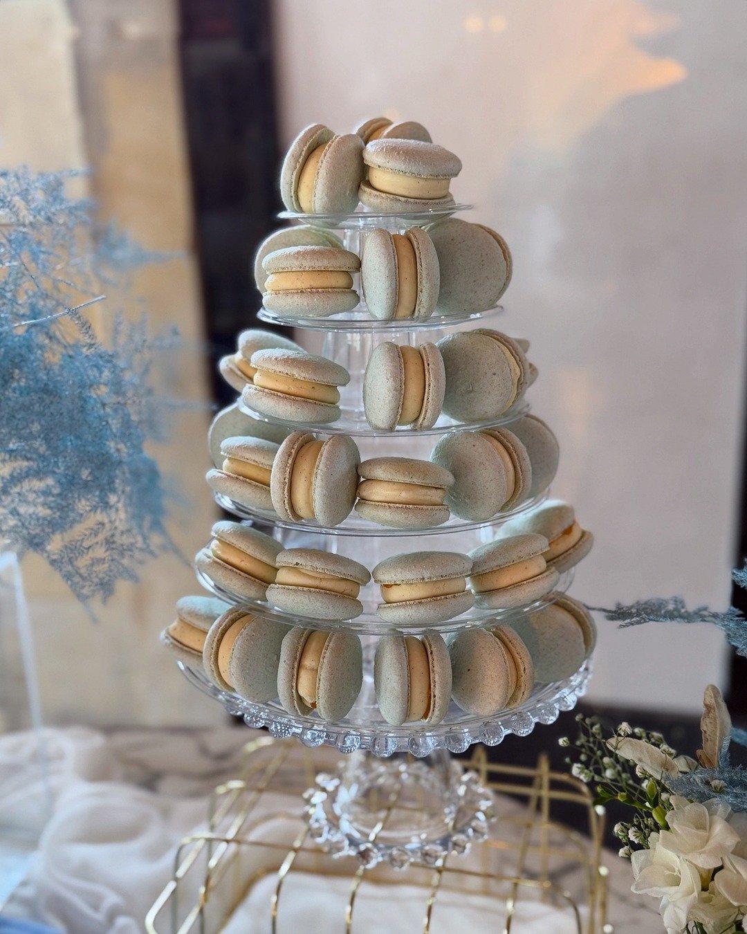 Wieża z makaroników - Pracownia Kremlove Wieża z makaroników w kolorze błękitu