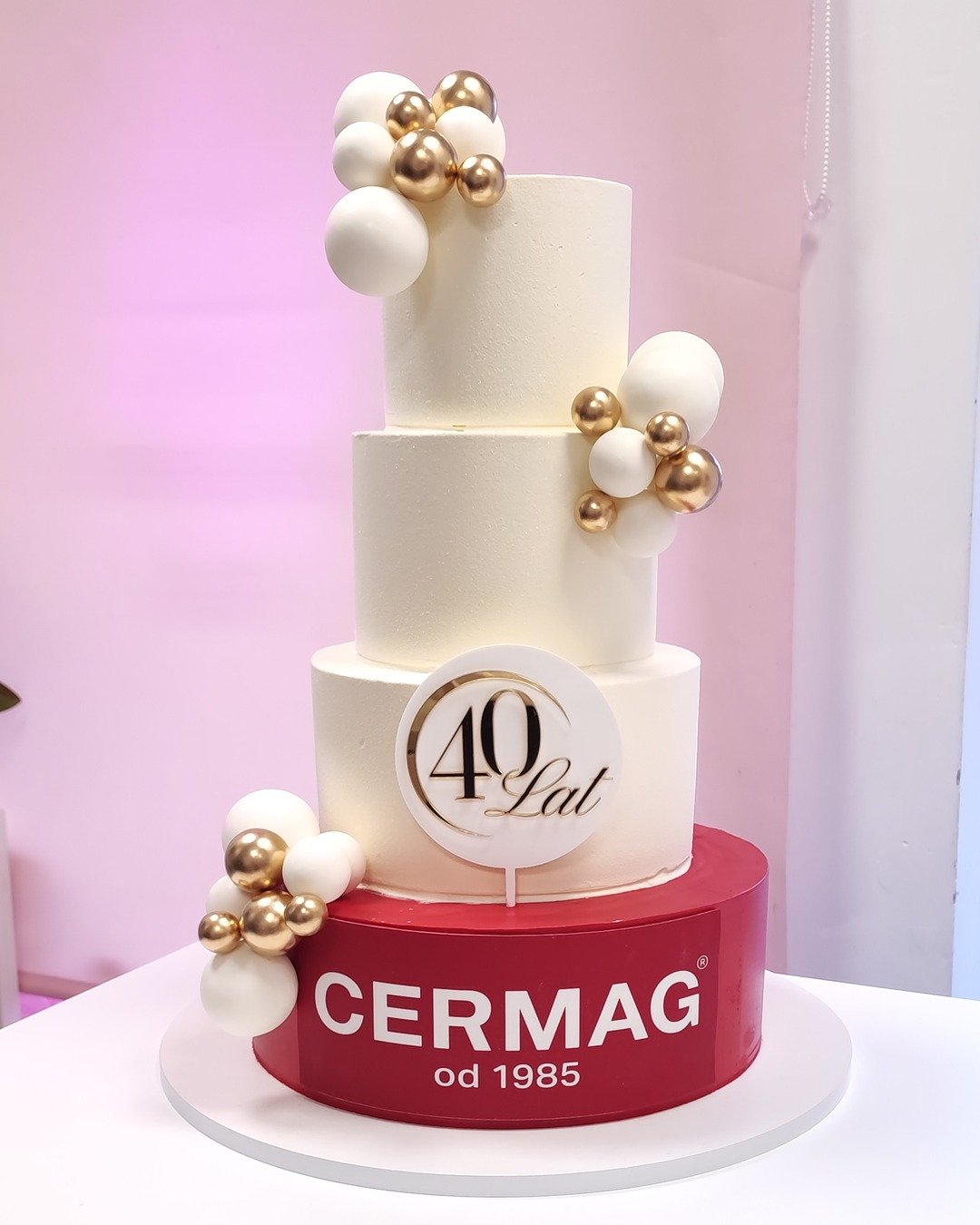 Tort firmowy, 40lecie firmy CERMAG - Pracownia Kremlove Tort Firmowy Wielopiętrowy - 40-lecie firmy CERMAG